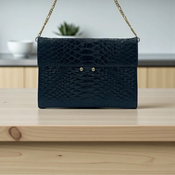 MCM Crocodile-Patterned Shoulder Bag with Gold Chain - Picture 2 of 6